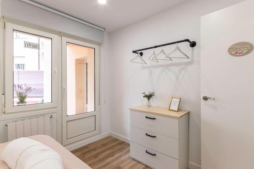 Apt In The Old Town With Cool Terrace!! Private Parking 毕尔巴鄂 外观 照片